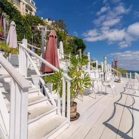 Апартаменты Seaside Sunset - Free Parking