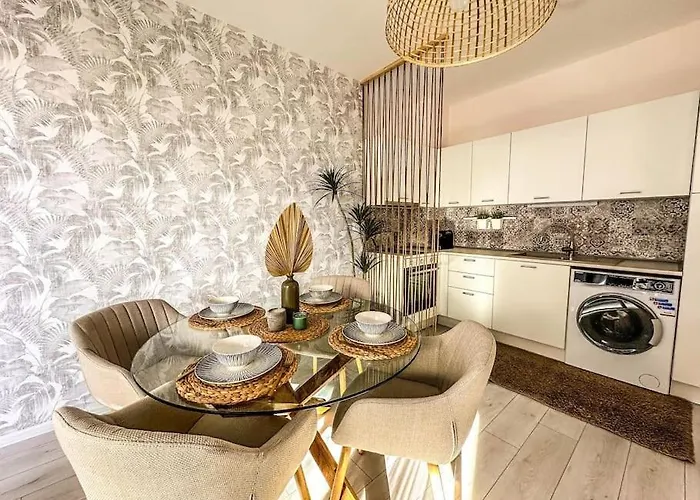 Апартамент Seaside Sunset - Free Parking